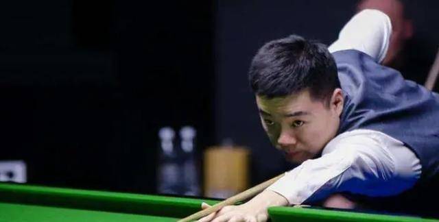 国脚关键进球助球队晋级淘汰赛