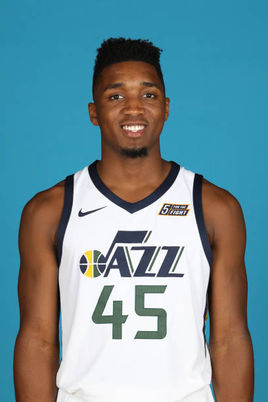 罗马诺：弗拉霍维奇被推荐给曼联，后者称正专注于谢什科